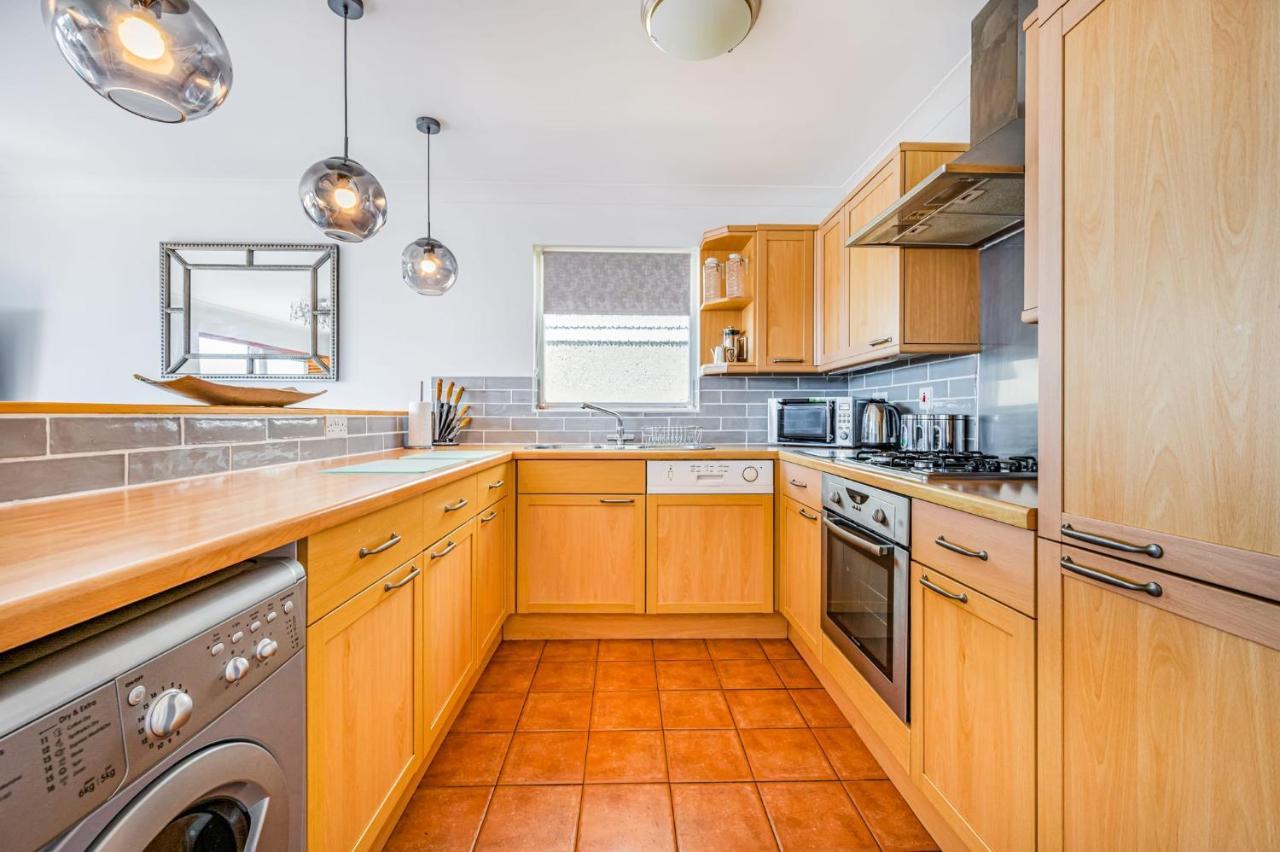 Pebble Paradise Beachfront Family Getaway Pevensey Extérieur photo